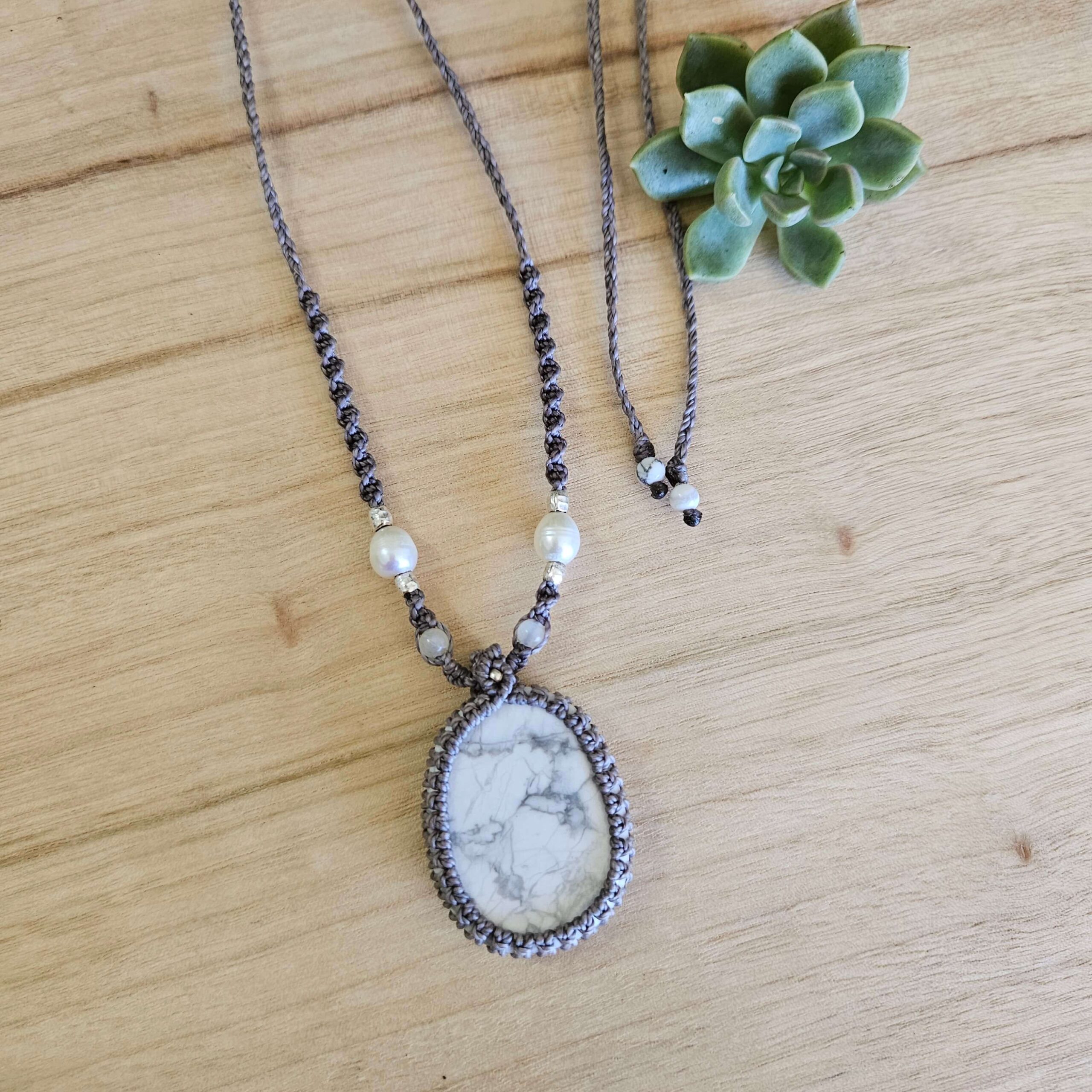 Howlite & Pearl Macrame Necklace - Grey
